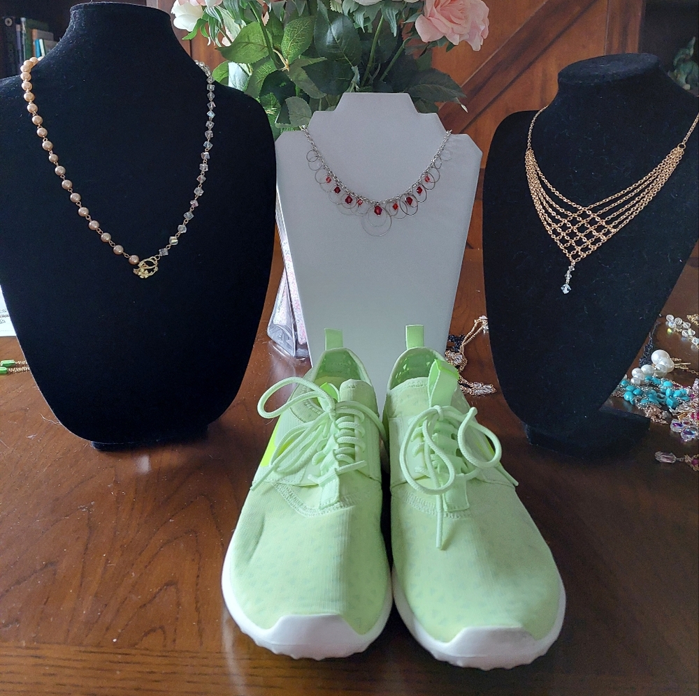Nike Mesh Stretch Lime Green Sneakers